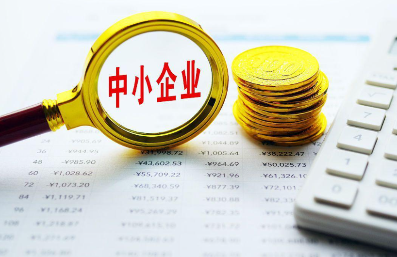 南宁择遭溪服装公司：女装男装四季产品线选型与贴牌加工参数对比